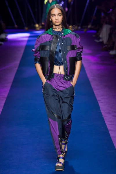 Look 8